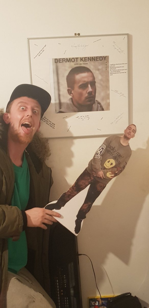 danielleodlum13's tweet photo. My boyfriend just made me this for our 5 year anniversary. He doesnt think its very good but I love it ❤😥
@DermotKennedy https://t.co/VI82kCs1Uz