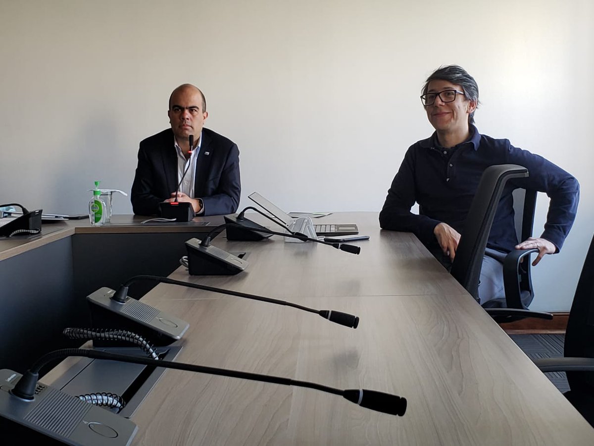Senda_gob's tweet photo. Nuestro Director Nacional @ccharme se reunió con el presidente de la Asociación Médica para la Prevención, Humberto Soriano, el exdirector de @Senda_gob Mariano Montenegro y el Dr. @Marcelosancheza para conversar sobre la implementación del ENPG 2020 durante la pandemia. https://t.co/ACWSPNRHHH