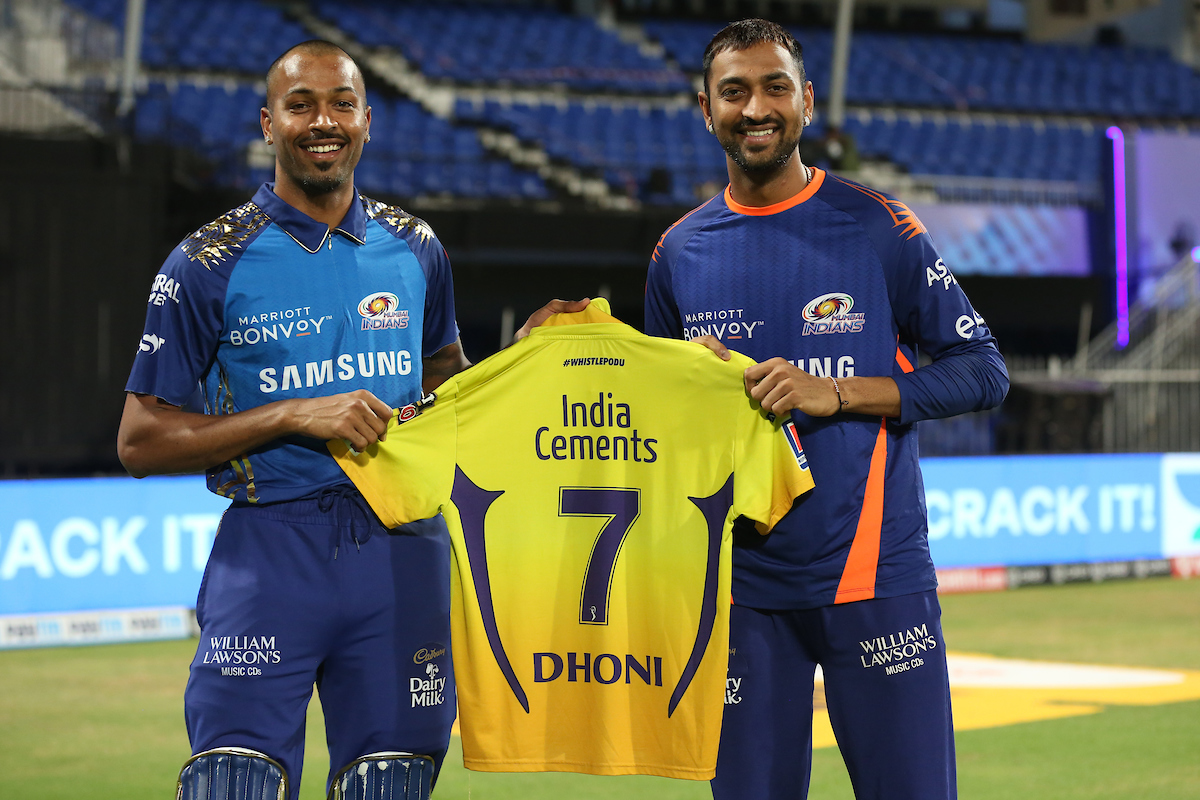 A memorabilia to cherish for the Pandya brothers 👌👌
#Dream11IPL https://t.co/Yl34xsh4OH