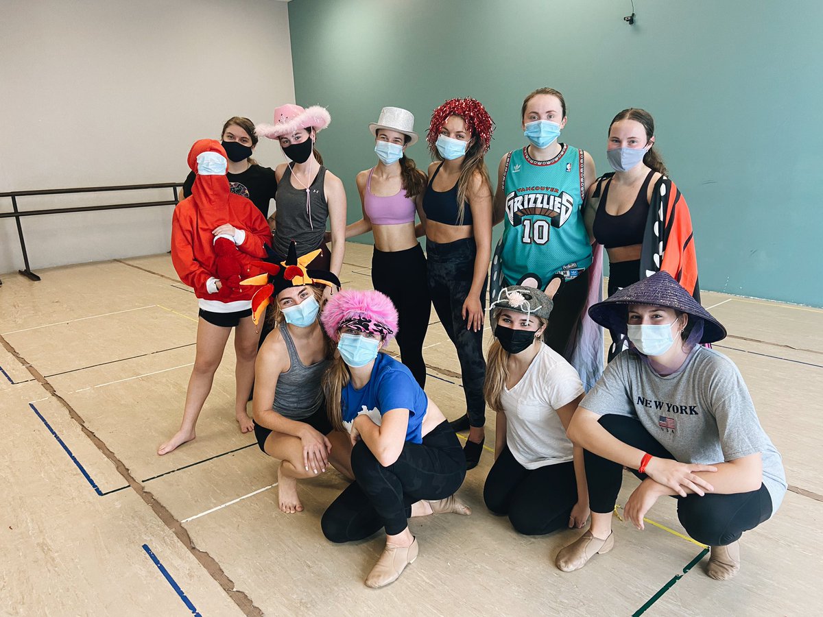 studiodee_nky's tweet photo. Group B had a very ~spooktacular~ week 👻🎃 #Halloween #studiodee #squadghouls https://t.co/pbQ9vsr4oG