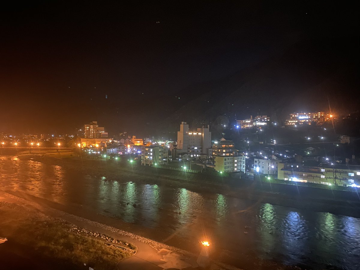 ZcI3h's tweet photo. 60円の夜景 https://t.co/EhMe184Ffc