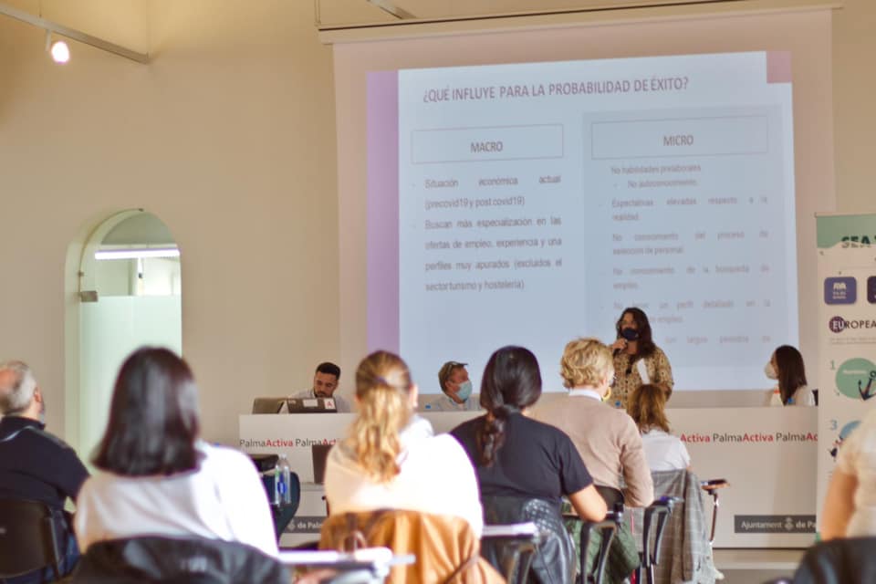 Probens_Mca's tweet photo. 📣 Aquesta setmana PROBENS ha participat a la presentació de l'App @InterviewChamp_ 📲de la mà de la nostra companya Ana Sancha, orientadora laboral del projecte Joves en Acció, per explicar els obstacles que troba o presenta aquest col·lectiu durant el procés de recerca de feina https://t.co/xsZSfPTaPU