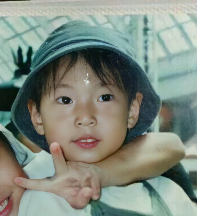 ถูกบันทึกว่าเป็นบุคคลที่แก้มน่าหอมที่สุดได้ยัง