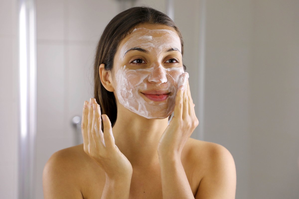 BednarCosmetic's tweet photo. We offer a variety of laser therapies &amp; medical grade skin care treatments that help improve skin tone &amp; texture, but we also carry high-performing skin care products for patients to use at-home. We can recommend the best product for you during your next appointment.  
#skincare https://t.co/hwXymU4IJy