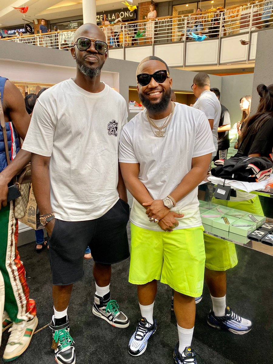 RealBlackCoffee's tweet photo. A King 🙏🏿🙏🏿🙏🏿🙏🏿🙏🏿 https://t.co/KrpjEzlJCU