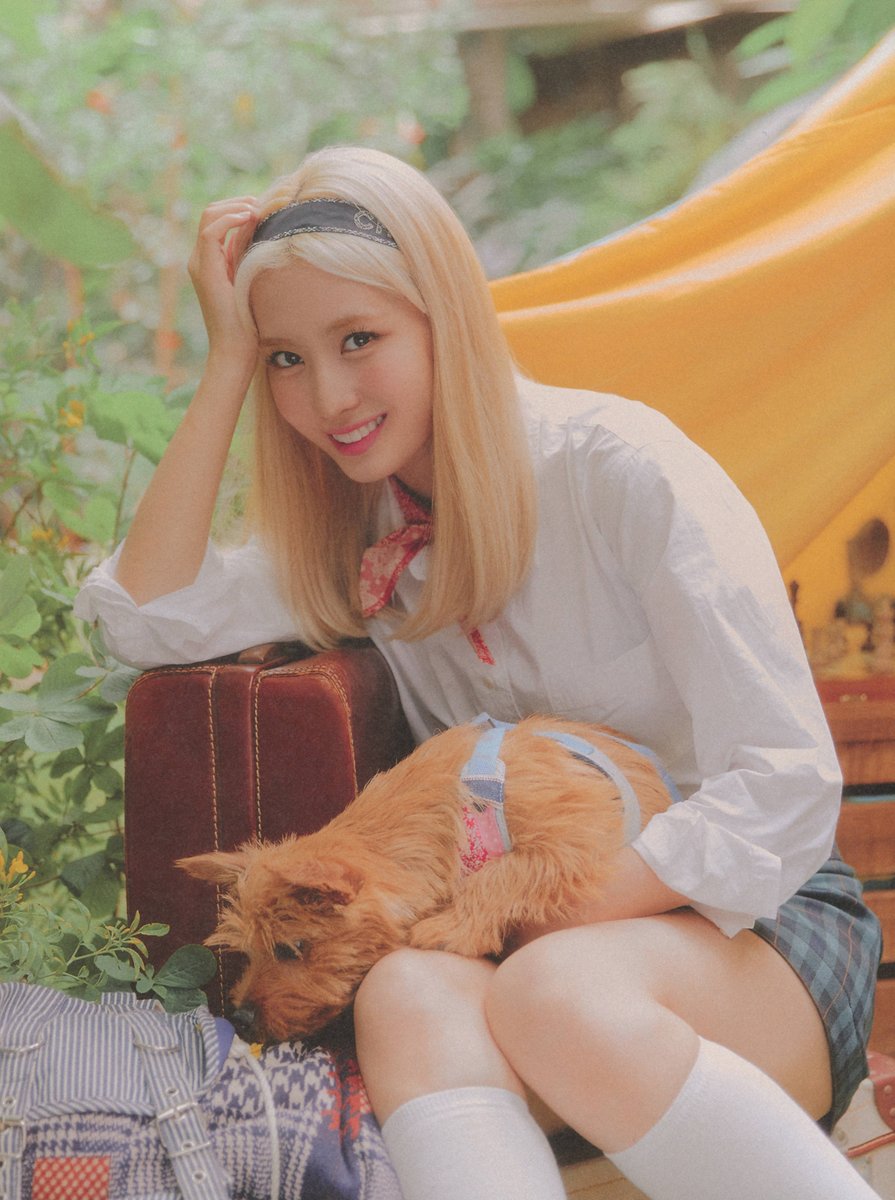 SCAN] TWICEZINE Vol.2 Momo (page 99, 118) #모모 #モモ #MOMO