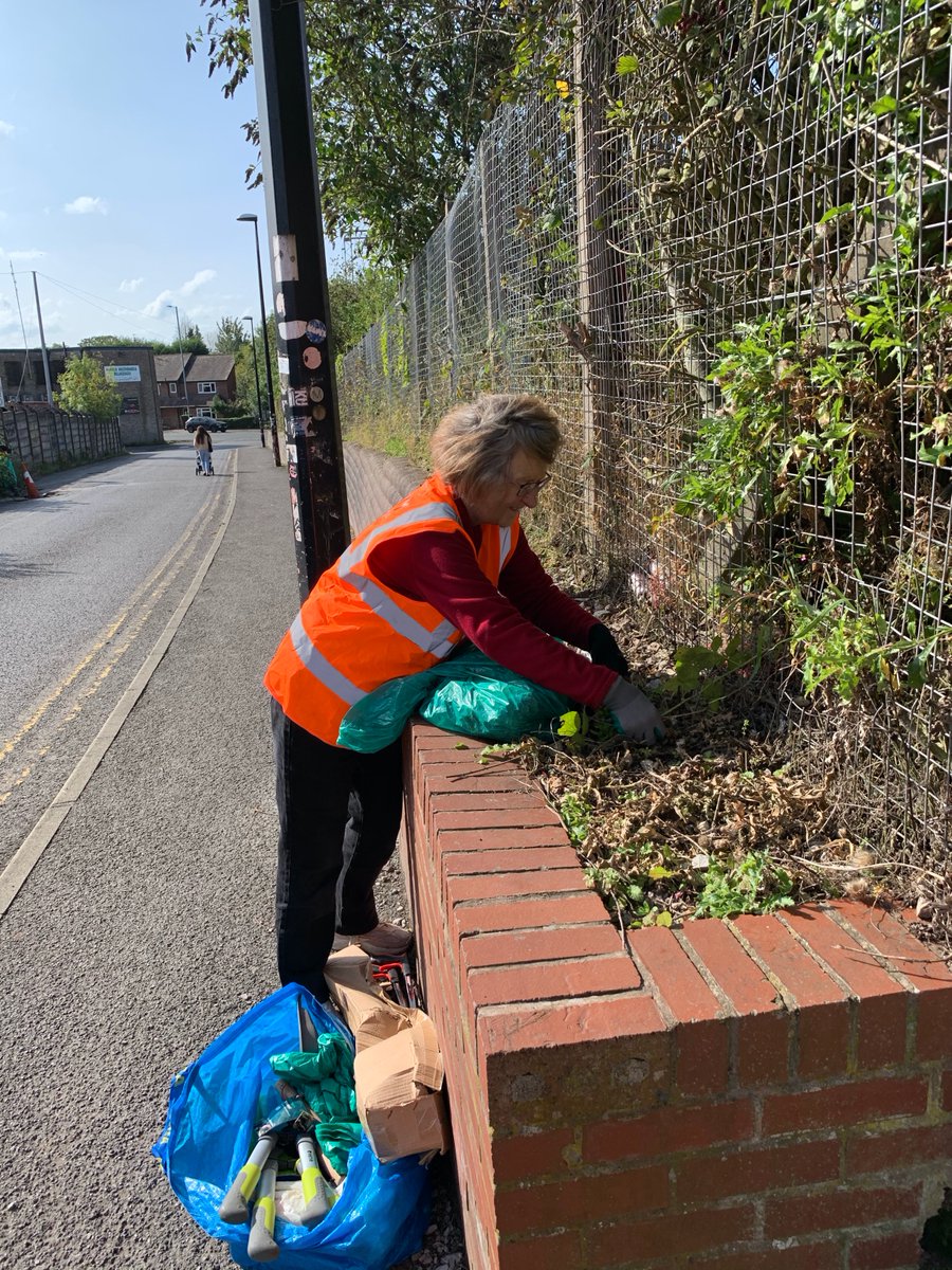FOMRS1's tweet photo. What have we been doing lately? Litter picking, general tidying up ... https://t.co/KjiEklLieu