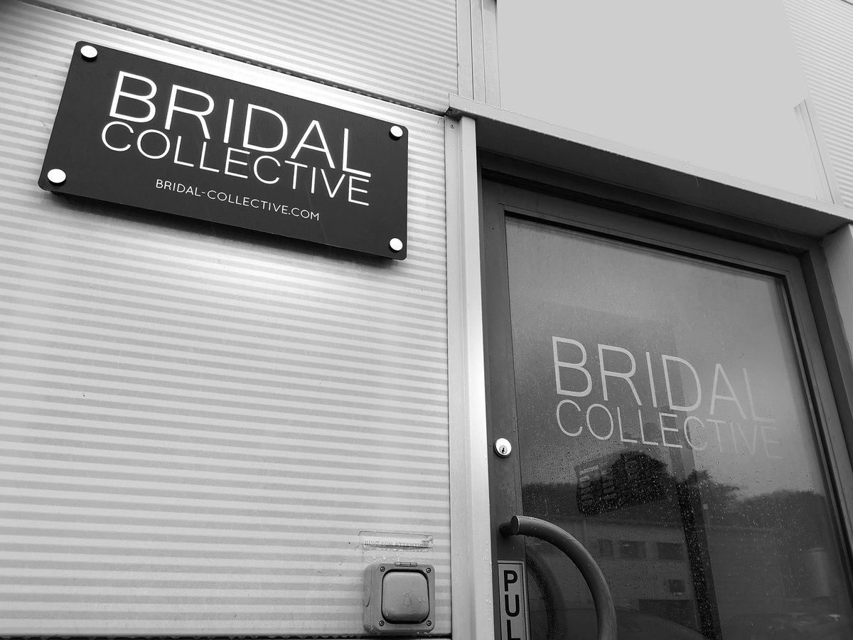 SxSwansea's tweet image. Sometimes less, is simply more. Elegant signage and door graphics for Bridal Collective. #signsexpress #doorgraphics #exteriorsigns #monochrome #simple #elegant
