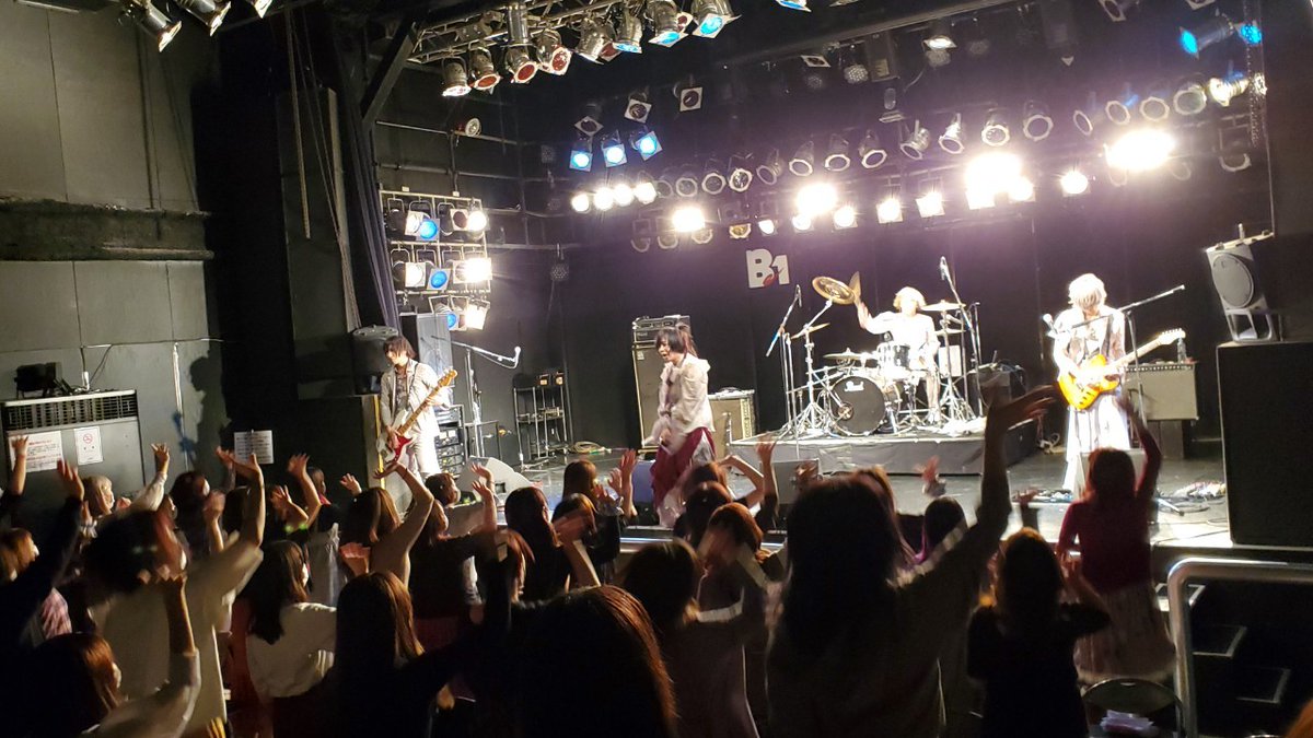 chanty_news's tweet photo. 【本日のセットリスト】

2020年10月23日

しゃらりらりららワンマンツアー

福岡DRUM Be-1

◆PlayList↓↓
https://t.co/5OODDwsOov

◆ツイキャスプレミア配信視聴期間は10月30日まで(配信は本編のみとなります)
https://t.co/jjA3VA3vL1 https://t.co/twfaVKhDQj