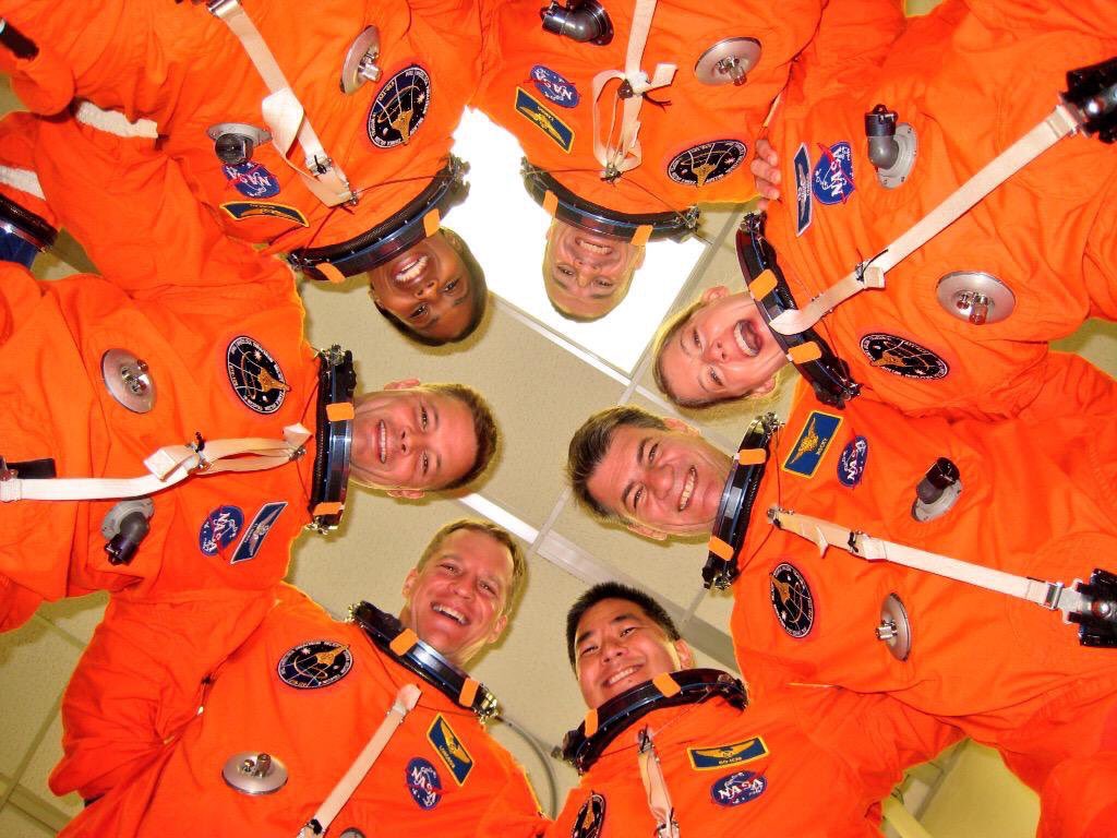 Astro_Wheels's tweet photo. #OTD in 2007 - the launch of an epic mission in space!💫

Swiftly fly the years...and often in my dreams, I drift back to breathtaking moments with this team!

#STS120 #GoDiscovery!🚀

Visit this amazing flying machine at @airandspace!

@NASA_Astronauts
@NASA_Johnson
@NASAhistory https://t.co/EiIzUH4chH