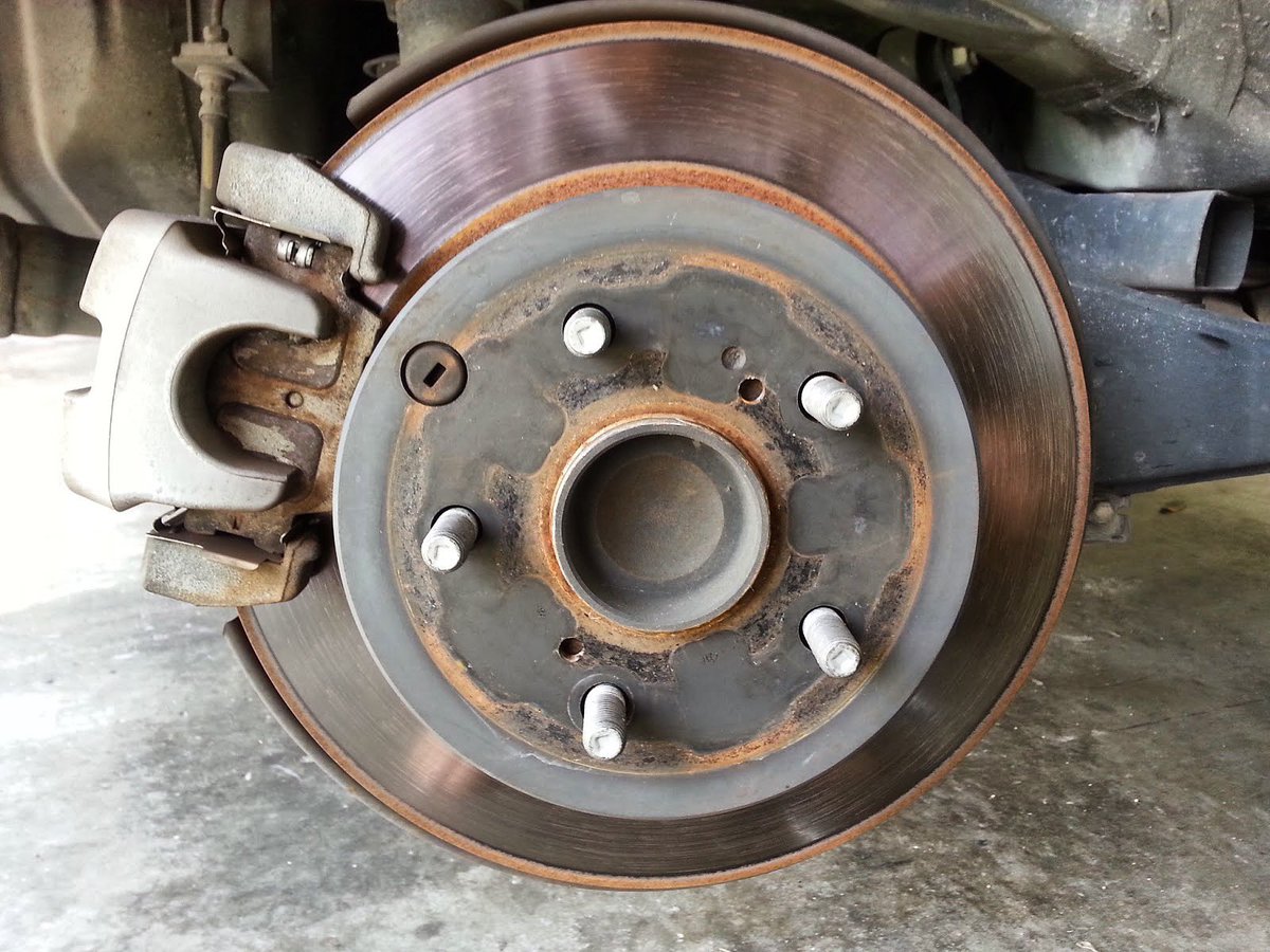 MWTireInc's tweet photo. Anyone know what this is? 
When this part needs to be replaced it can cause vibration or pulsation in your steering wheel and or in your brake pedal. If that is the case there may be a problem. 

ROTORS! Make sure your rotors are in good condition #MWTire https://t.co/d1bfjif4WD