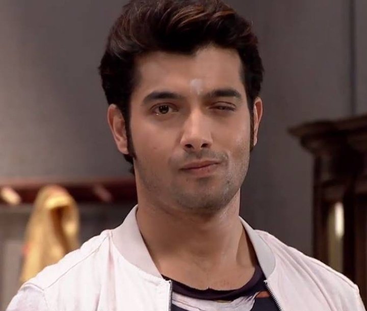 My_Charming_Boy's tweet photo. Gora Chitta Punjabi Mundaaa
#RockingReturnOfSharad https://t.co/f5aVrpTXEv