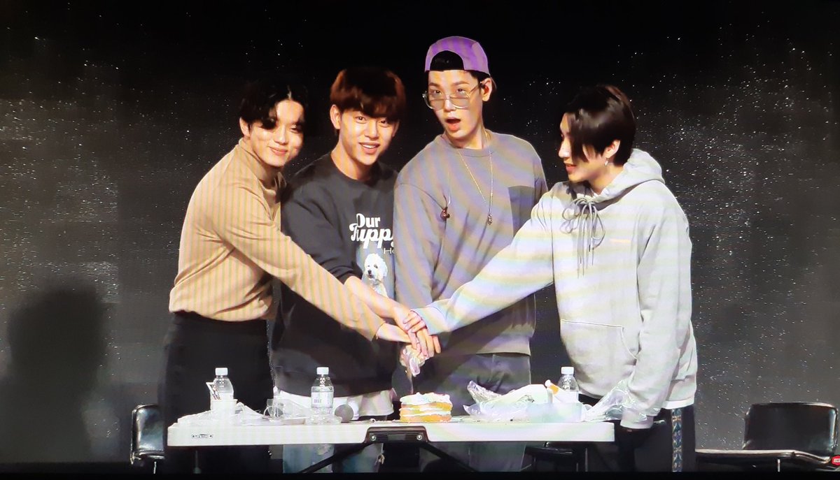 BapHourly's tweet photo. https://t.co/Z5VqoBYJdM