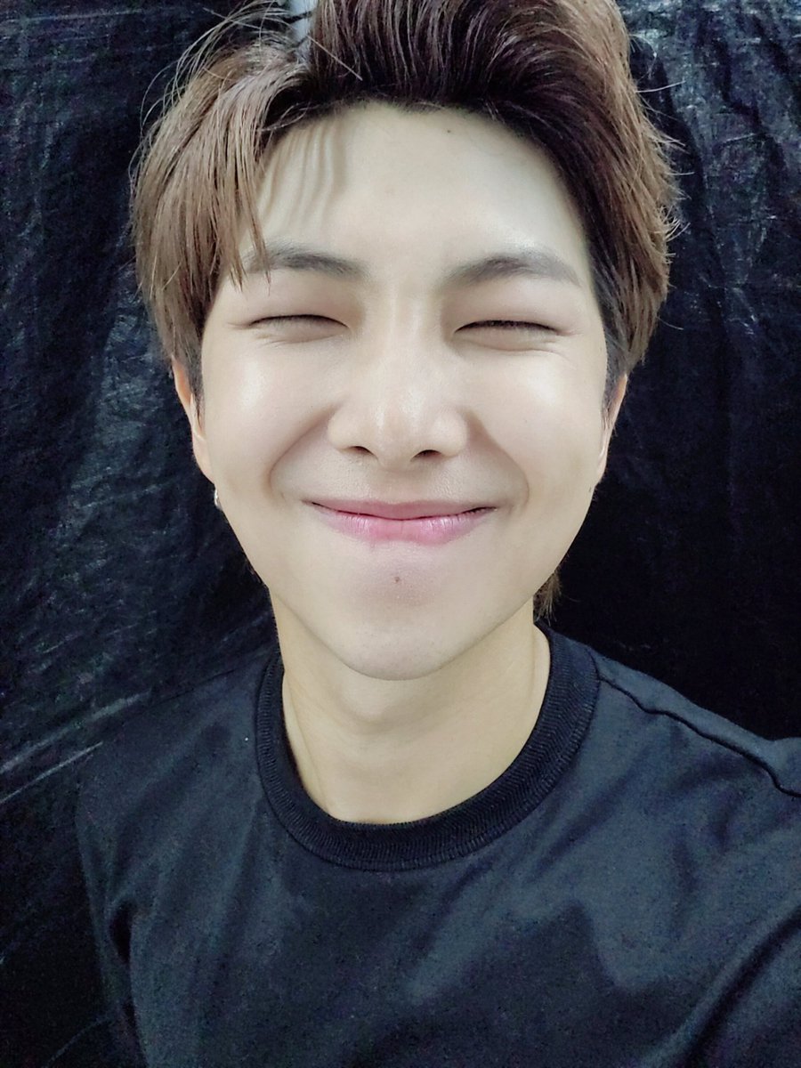 Namjoon and hwasa as each other : an iconic thread