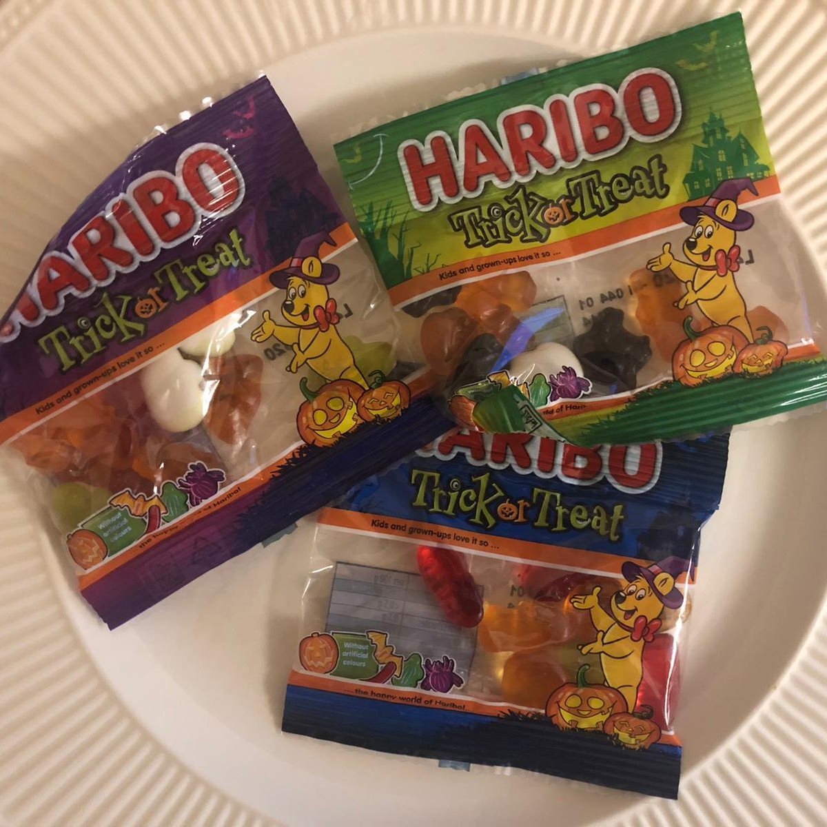 HARIBO TRICK OR TREATFrogs! Spiders! Bats! Pumpkins! All made from the boiled up bones of a pig! Truly terrifying. Mostly because of the ethical ramifications of me buying these despite being vegetarian, then not eating them, and thereby letting a pig die in vain /5