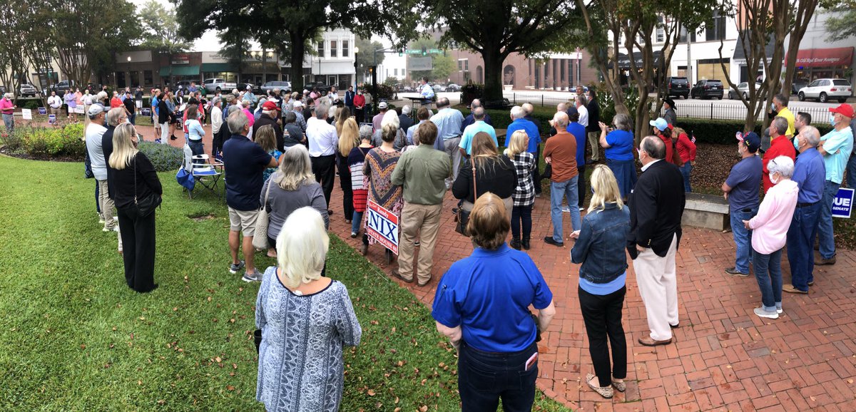 CollinsforGA's tweet photo. Welcome to LaGrange, @GovMikeHuckabee!
Thank you for hitting the trail with @DrewFergusonGA, Gary Black, and me on the #TrumpDefenderTour today! https://t.co/DfhG6Jo9P9