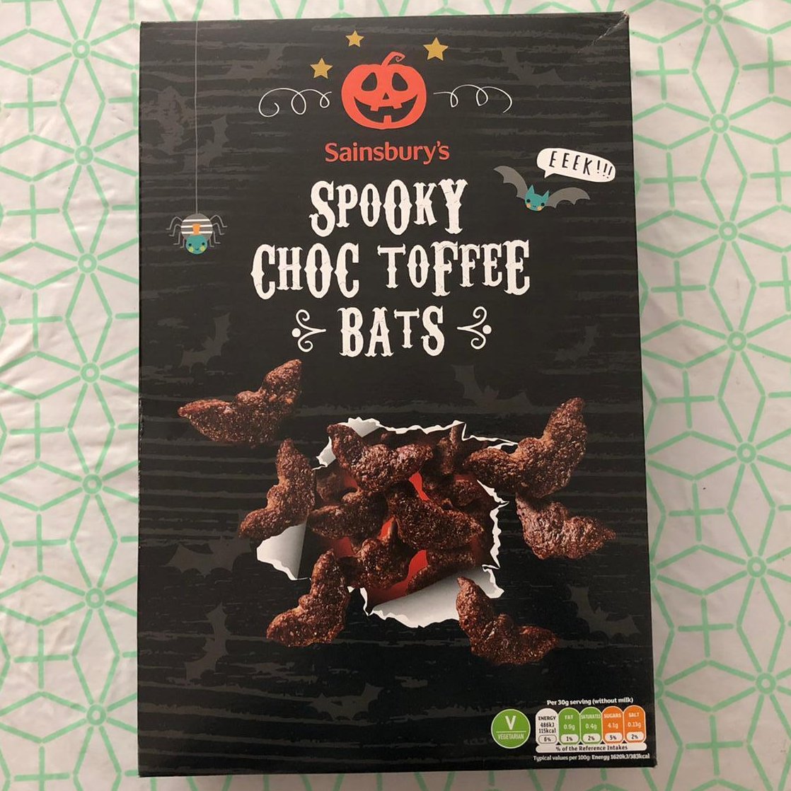 SPOOKY CHOC TOFFEE BATS These are supposed to be bats, but the only thing they bear a passing resemblance to is number 3 on the Bristol stool chart /5