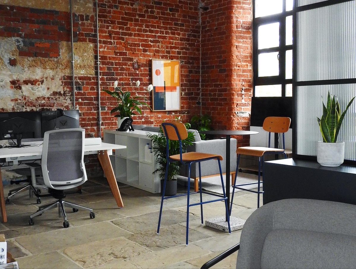 Castleton_Mill's tweet image. We love seeing how @Revive_Spaces designed this office at Castleton Mill for @MightyPeaUK 🏙️