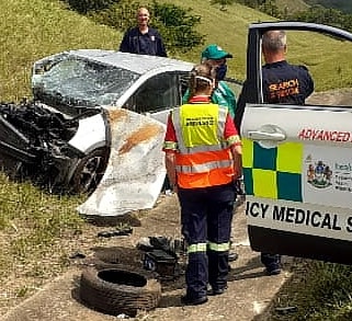 kznpvt's tweet photo. #KZNTraffic Serious collision N2 Southport area. @eHowzit @SCoastHerald @ecrtraffic @i_trafficKZN @FatalMoves @_ArriveAlive @1SecondLater @AccidentAwareSA @News24 @IOL @Southcoastfever @EWNTraffic @N3Route @N3RadioApp @netstartraffic @NARI_SSA https://t.co/De6h4p2baw