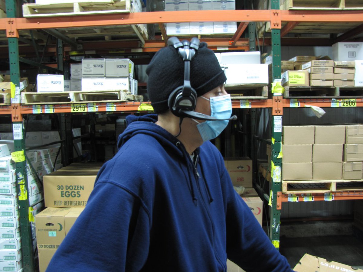 A new Food Logistics article shows how Anacapri Foods - a distributor to more than 1,800 pizza shops and fine Italian restaurants - worked with Voxware to automate their distribution center and increase volume by 20%: foodlogistics.com/warehousing/ar… #logistics #supplychain