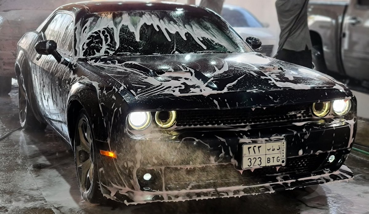 #Dodge #Widebody @Dodge #Challenger #ChallengerRT
Washing the beast https://t.co/l6jkzNgGsb