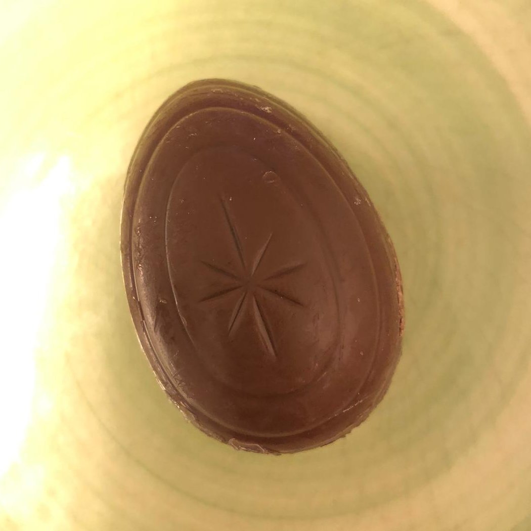 CADBURY GOO HEADS (CREME EGGS)I'm sorry to say I fell into a deep depression upon cutting this open. IF YOU’RE SAYING SOMETHING IS SOMEONE’S SKULL AT LEAST MAKE THE INSIDE RED AND BLOODY!!! AFTER EVERYTHING THAT’S HAPPENED THIS YEAR YOU’D PLAY US LIKE THIS, CADBURY??/5