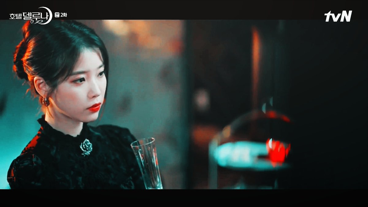 she change 5-6 outfits in one episode and manages to look gorgeous in all of them  #HotelDelLuna
