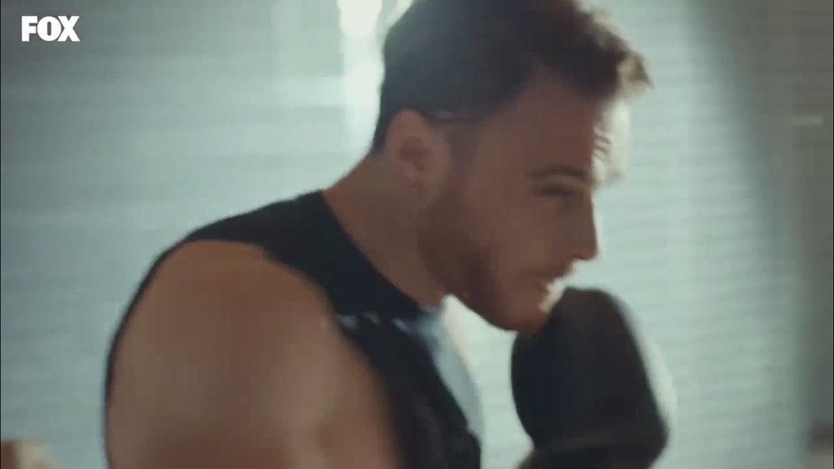 look at him pHEWWW the reason they broke up is that we weren’t ready to see serkan teaching eda how to box... it’d be too powerful  #SenÇalKapımı