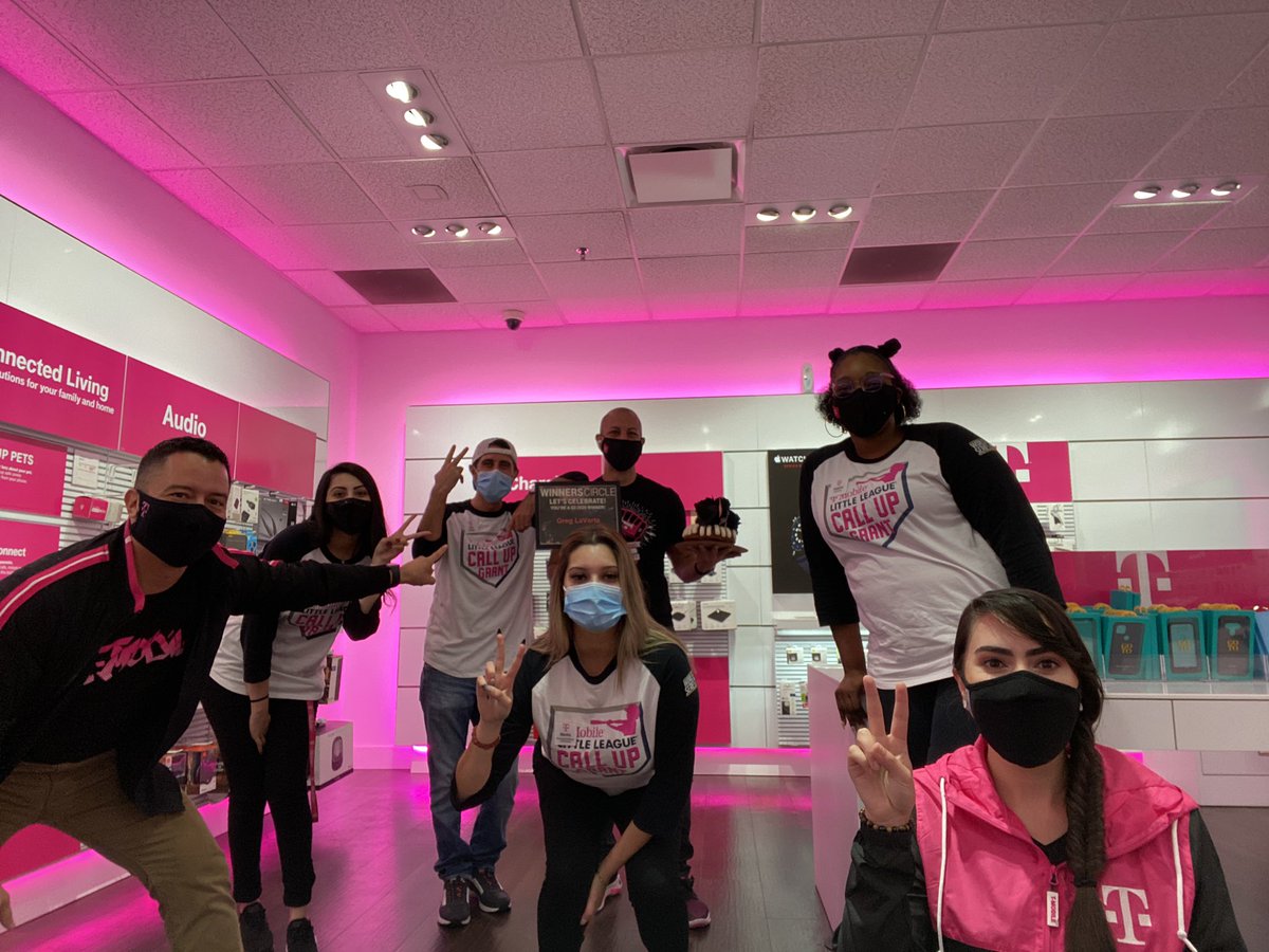 TMOMarcoG's tweet photo. Congratulations to my main man @GregLavarta for Q3 Winners Circle. Very well deserved! #NETXisNEXT #TexasDNA #SouthNeverSettles @tobiastjones @TracyNolan_ @cjgreentx @JonFreier https://t.co/YYnfcRwe1Y