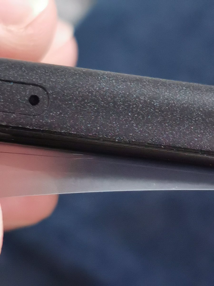 KyprisPacome's tweet image. Unboxing #Pixel5 😕 #screengate
Retour à l'expéditeur