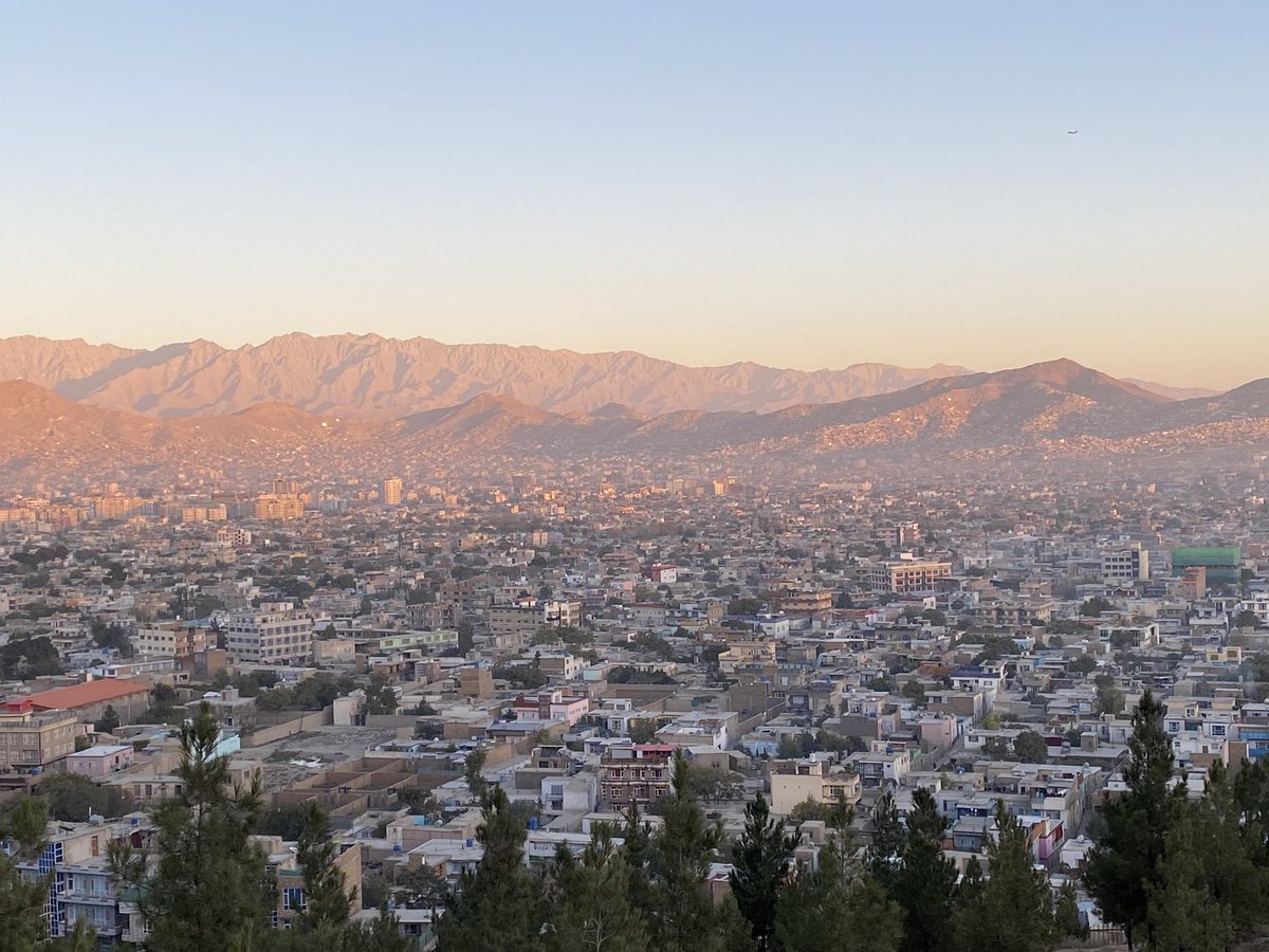 AndyRob06's tweet photo. An early morning hike in support of @IraqiChildren initative #RoadtoBaghdad. #AMSTeam #Kabul https://t.co/8Eq9jG845d