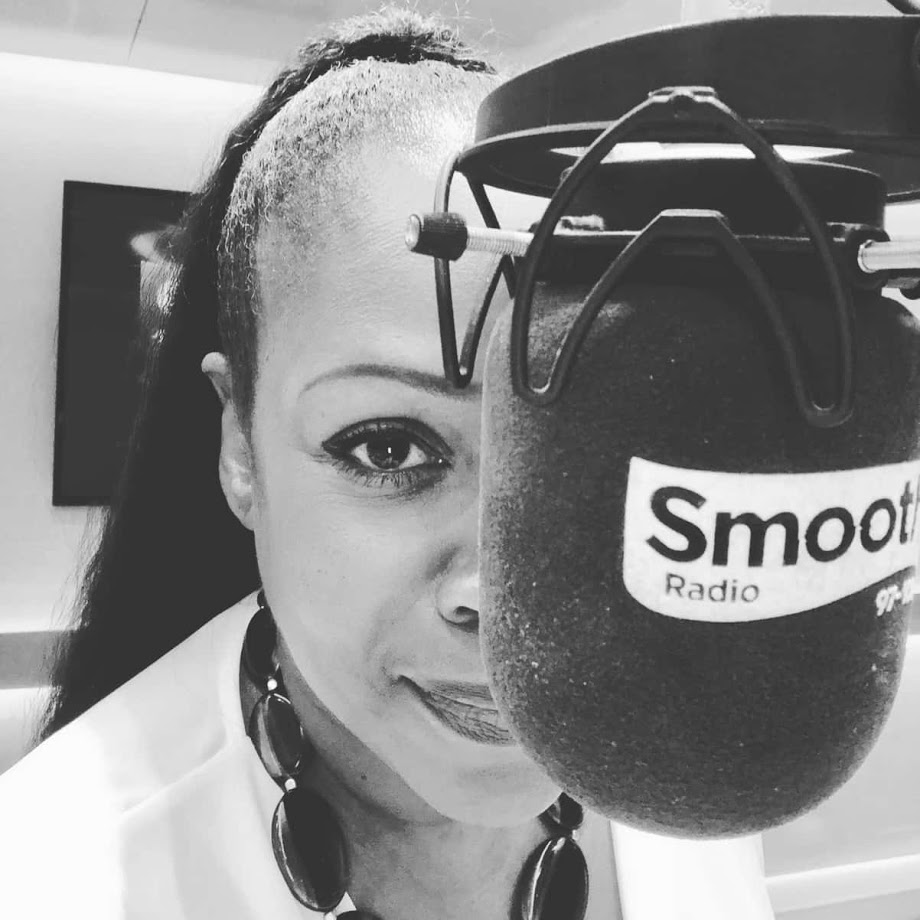 AngieGreaves's tweet photo. Happy #Friyay everyone! I've got that #FridayFeeling so don't forget to start your weekend with me on the #SmoothDriveHome from 4 pm - Just go to https://t.co/uwikatkU8F, @GlobalPlayer or say 'Play Smooth'! @SmoothRadio @global #LetsDoThis https://t.co/8OFXTzBWju