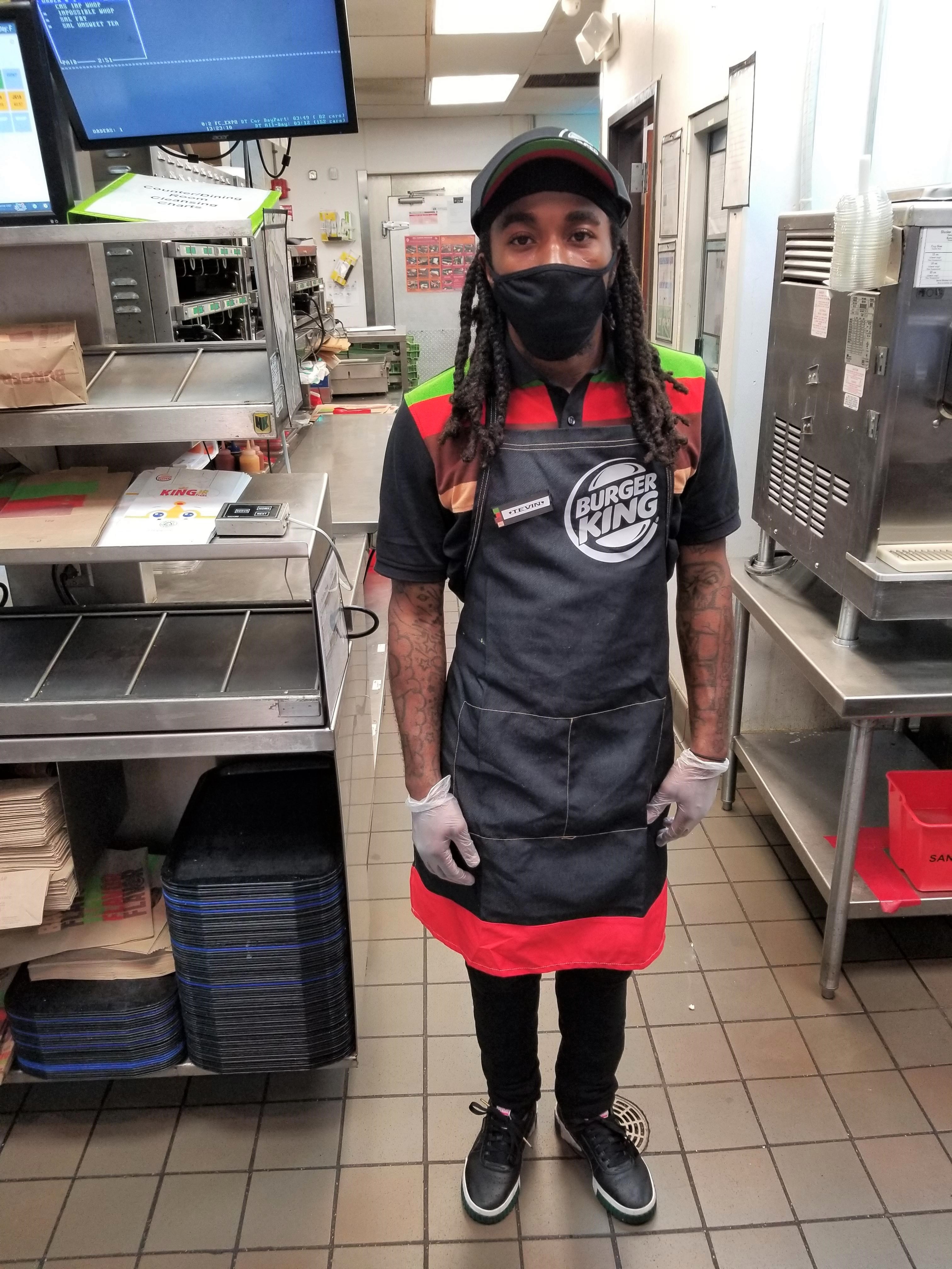 uudgrundelig Uden tetraeder TOMS King Services on Twitter: "Rochambeau employees are dressed to  impress! Great job guys! #burgerking #tomsking #virginia #dresstoimpress # uniform #nowhiring #applynow https://t.co/pVh7u1N6r1" / Twitter