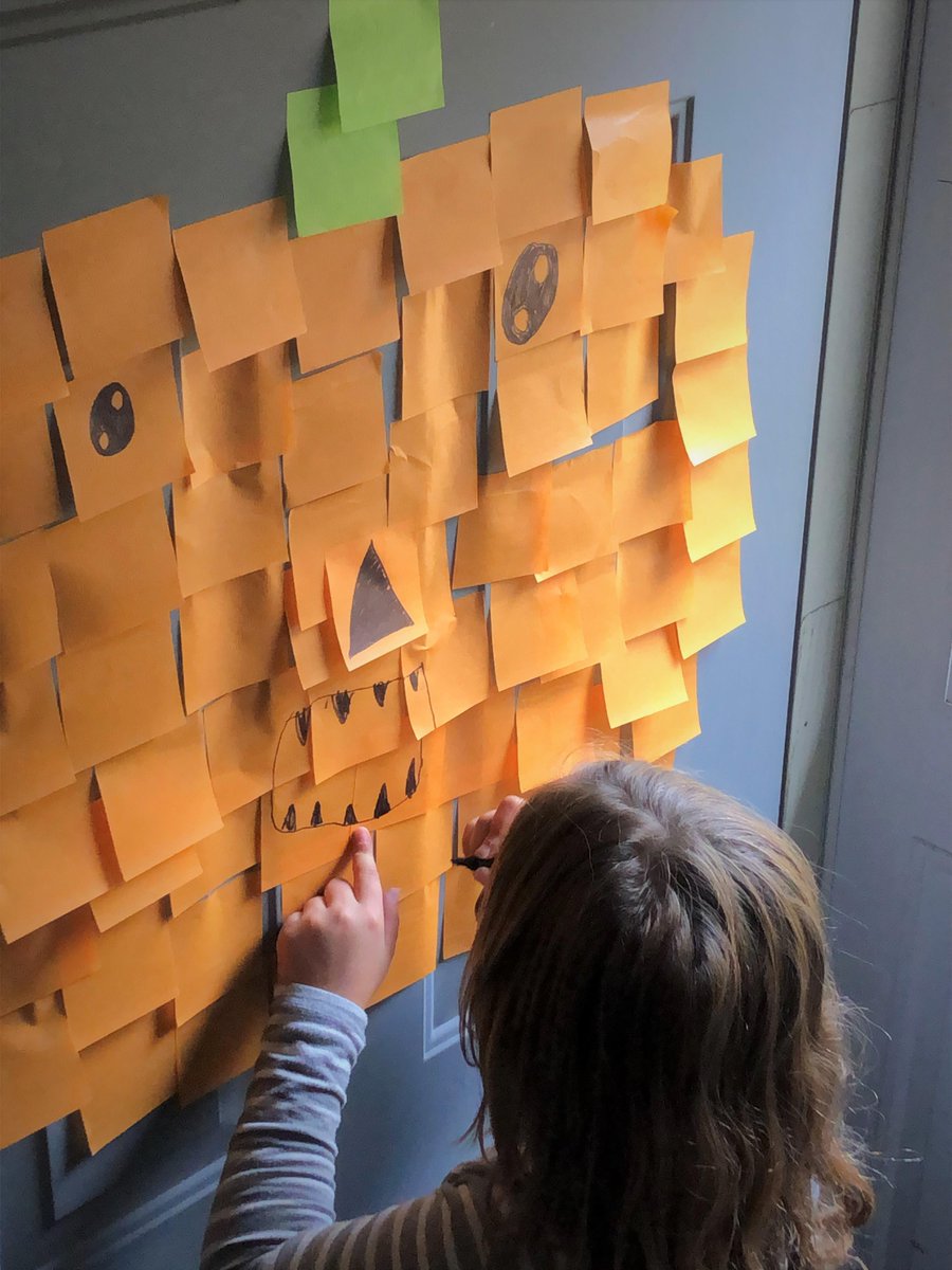 Postit's tweet photo. Grab some #PostitExtreme Notes to create a water and wind-resistant Halloween decoration. https://t.co/muzmpetIEy