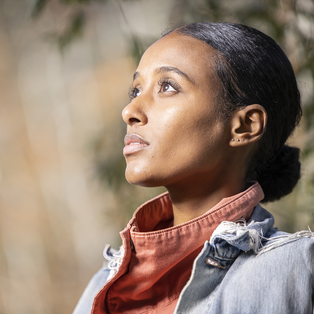 TheSlantedLens's tweet photo. Portrait lighting - natural light. Shot with Canon EOS R and TAMRON SP 70-200mm F/2.8. at 200mm, ISO 100, f/2.8. Learn more here: https://t.co/I8qcUWV1fL
#WithMyTamron, #HowIShotThis, #NaturalLightPortrait, #PortraitPhotography, #NaturalLight, #PortaitLighting, @TamronUSA https://t.co/MHJ4UMrz0I