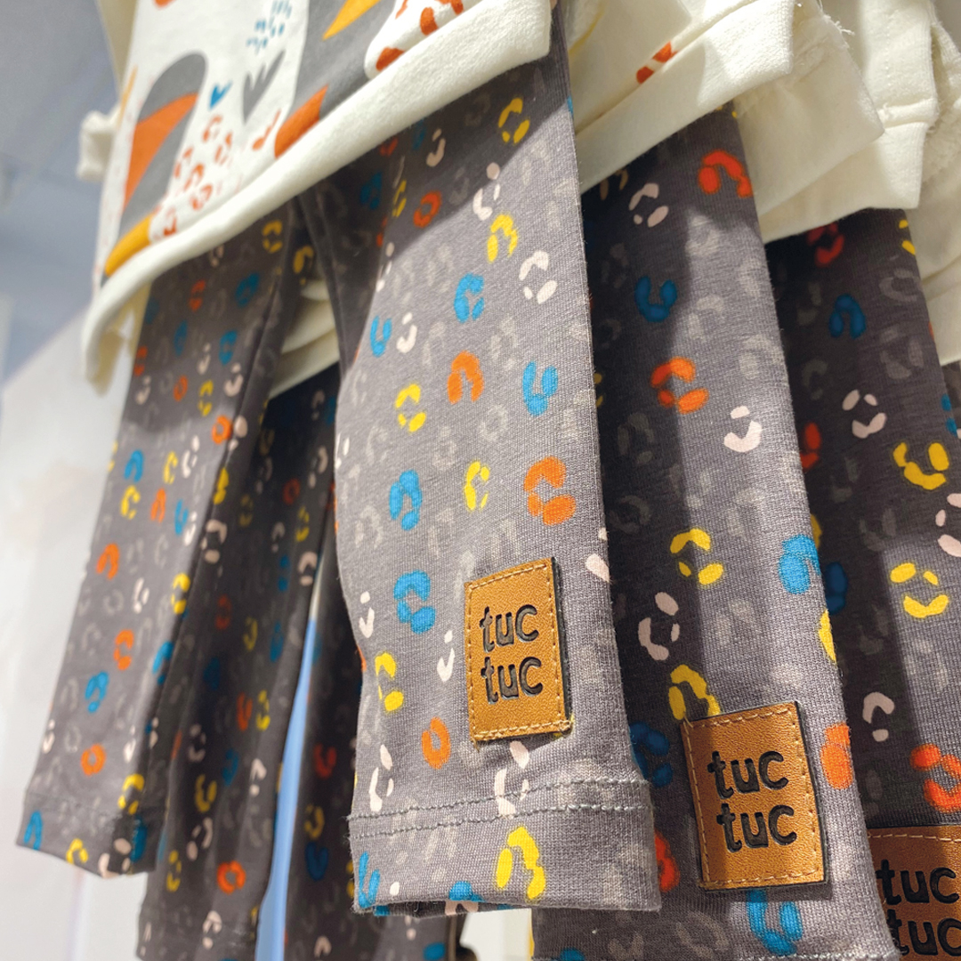 tuctuconline's tweet image. Shopping time! 🐣🌺🐾
#TrendyTips: pana, colores intensos y estampados naturales.
¡Te esperamos en tu tienda tuc tuc y en tuctuc.com!

#NewIn #FW2021 #Fashion #BacktoSchool
