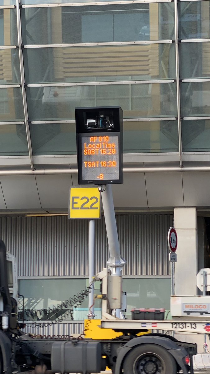 aldomacair's tweet photo. #AF010 @GINIEJET11 aujourd’hui en #E22 😉 https://t.co/KIjcXsaAIh