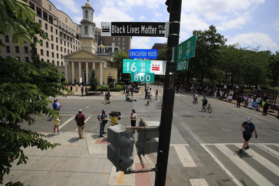 dcprotesters's tweet photo. BE THERE! SAT 24th 2-5pm #protesting the #FascistTrump regime! #shutdowndc #stopthecoup #FTP #BLM #dcprotests #noconfirmation #AmyCoatHangerBarrett #socialaction #doyourpart #trumppenceputnow #riseupdc https://t.co/4yt30Yg45I