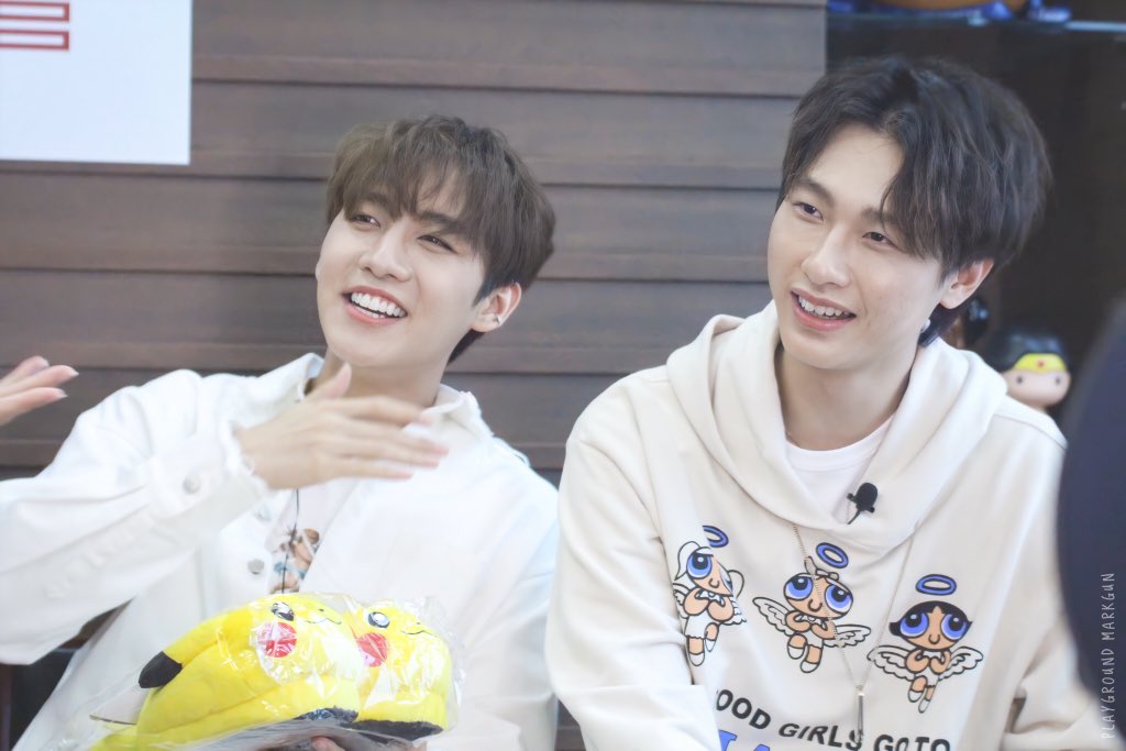 playgroundMG's tweet photo. นะพัดโดนแกล้งอีกแล้ววววว 😂

@Mmarksiwat @gunnapatn 🖤💛

#หัวใจศิวัช #AmmoforGN 
#magusMG 
#IGNITExMarkGun https://t.co/Enf2QD78Db