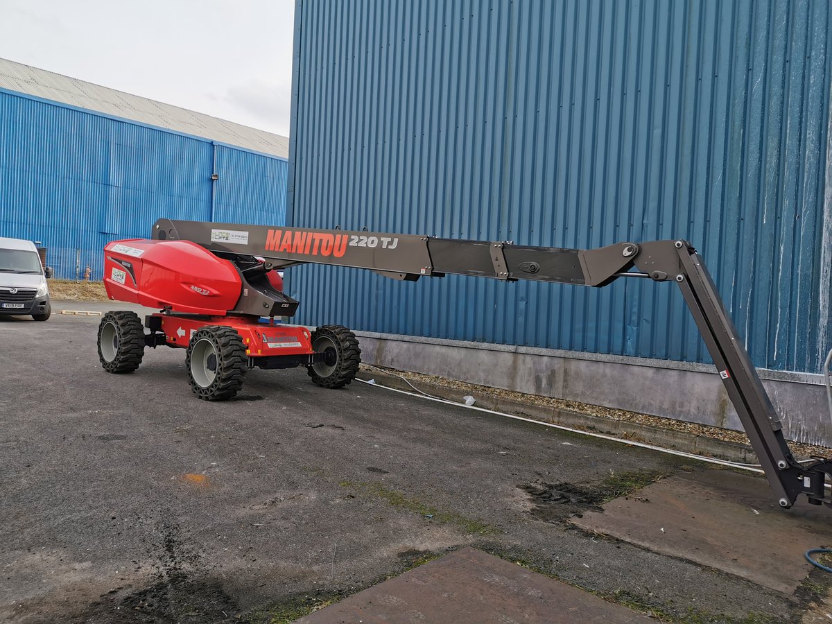 ESindustrialCl's tweet photo. Like a little child, excited to get to play with a new toy 🤓😁 Awesome machine! #industrialcleaning #warehousecleaning #lincolnshire

Thanks, #lincslifts https://t.co/EU3ABRDaAi