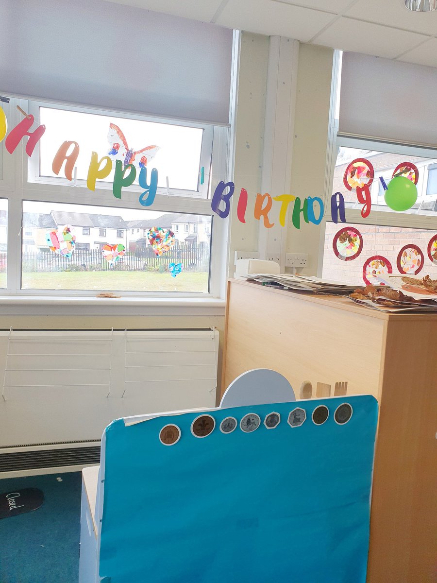 SiobhanGreen8's tweet photo. I have had a lovely day at work with the children and thank you to all the staff at @StFrancisPG for my beautiful thoughtful gifts. 21 tomorrow 🎉💗 thank you @TheArkStFrancis for the birthday chair. I'm feeling overwhelmed and very grateful. God bless you all 💚💚💚 https://t.co/lt4ruRUH7f