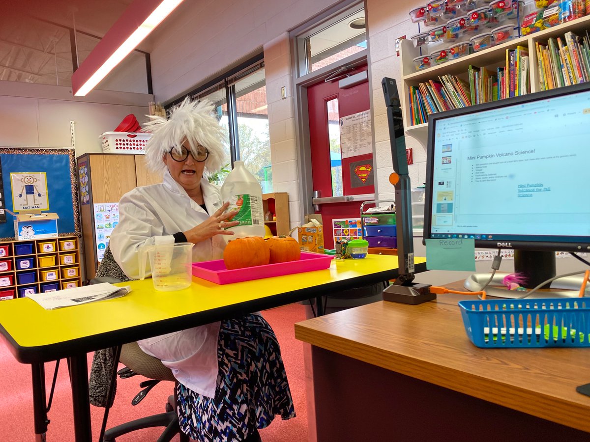 WindyHillElem's tweet image. Professor Wizard stopped by prek at Windy Hill Elementary today!