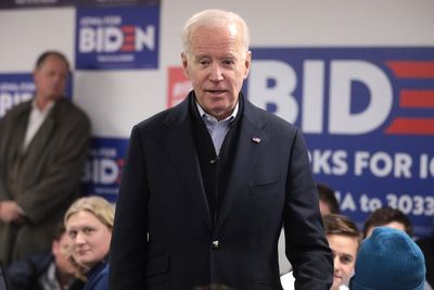 DeplorableKans1's tweet photo. Biden Claims He'd Shutdown Oil Industry https://t.co/ns4DloF1Yd
#DemocratsAreDestroyingAmerica https://t.co/GxgqjyoQGA