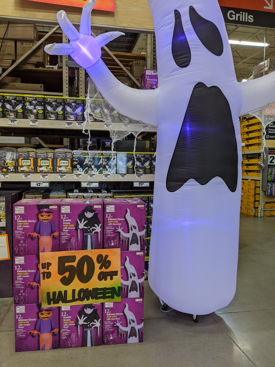 JamesCollins_55's tweet photo. Some Spooktastic deals to finish all your Halloween and Fall decorating! #Ferocious4416 #D53 https://t.co/GpPpYi0ntc
