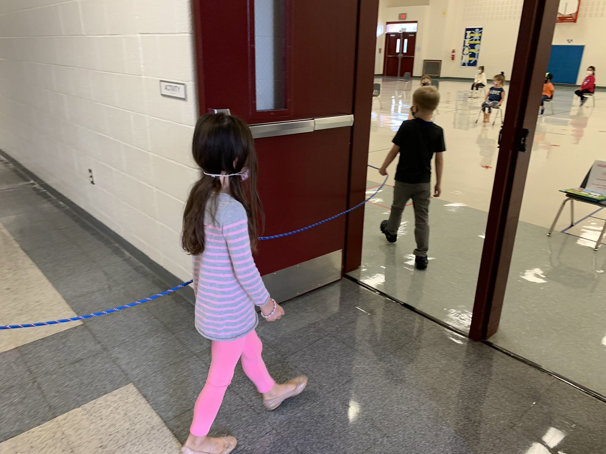 ALG_LCPS's tweet photo. Great practice day for our kindergarten students. We practiced walking the hallways and staying 6 feet a part! https://t.co/HX2rZNB0lZ