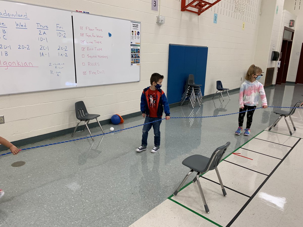 ALG_LCPS's tweet photo. Great practice day for our kindergarten students. We practiced walking the hallways and staying 6 feet a part! https://t.co/HX2rZNB0lZ