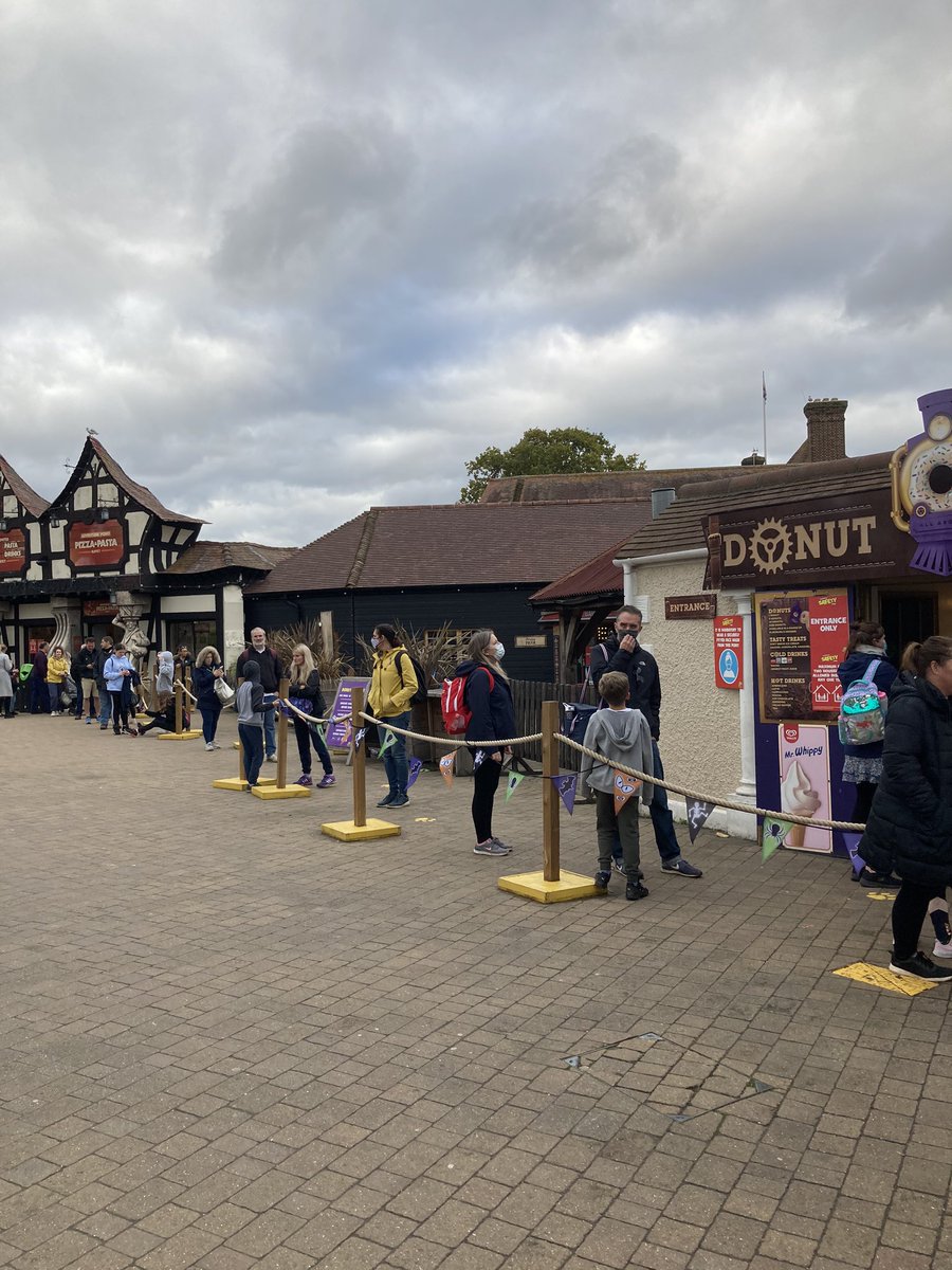 kathrynrayward's tweet photo. @CWOA Thought we’d get some doughnuts on our way out.... nope :( https://t.co/YXdub8z2xh