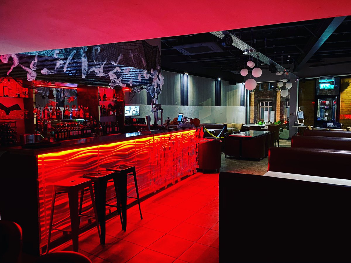 Barcodewoolwic1's tweet image. We are open 3pm-10pm Mon-Sat, with limited seats for #SocialDistancing  #barcodeloungeandrestaurant #woolwich #woolwicharsenal #royalarsenal you can book us via our email info@barcodewoolwich.com