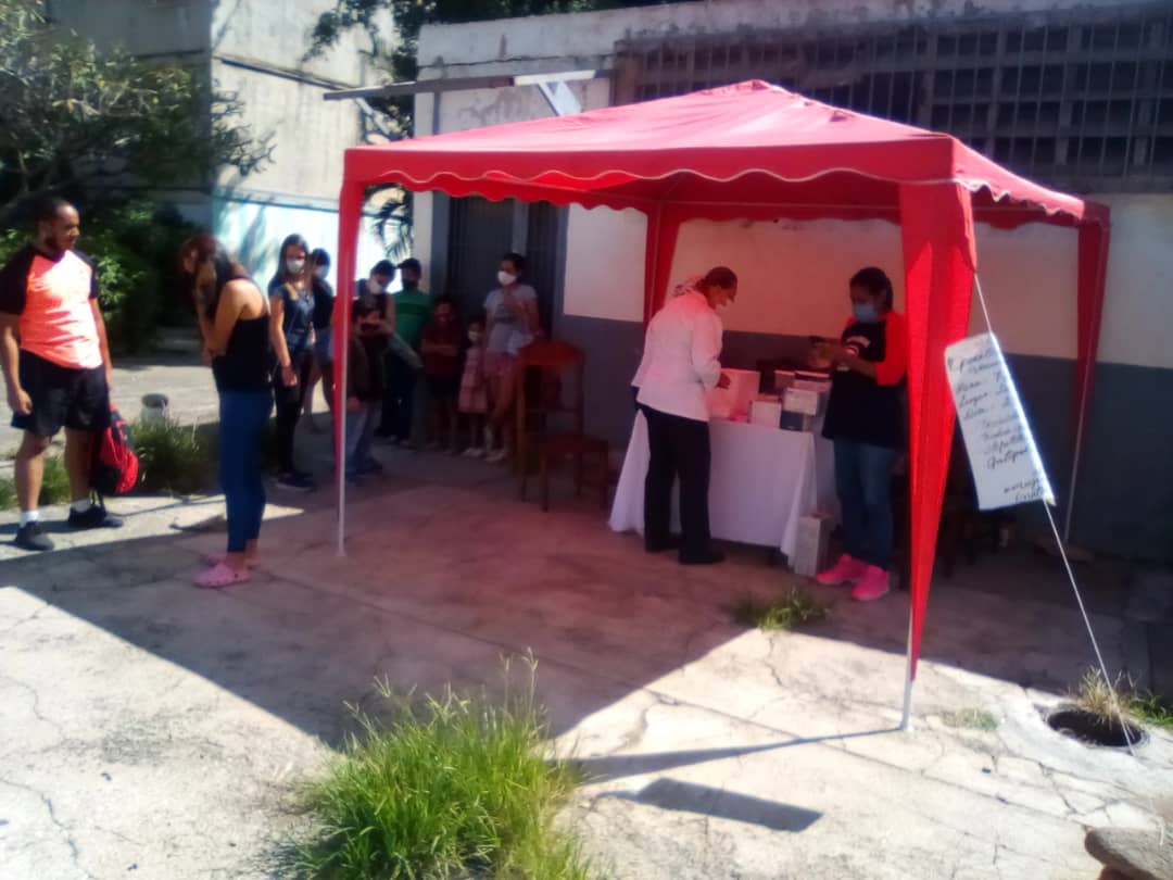 #caricuao Jornada de vacunación en el sector Alejandro carrasquel  @ApcCaricuao_ @apceje4c @NumFeer @aleman72psuv @silvinoperez12 @Araguaneyc3
