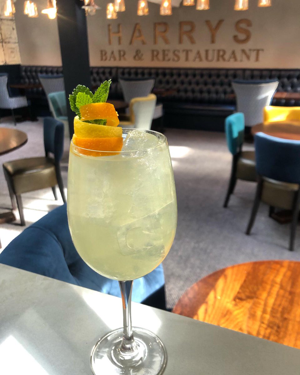 🍊🍋 Bitter Sweet 🍋🍊 This weeks cocktail special... • Gordon’s Gin • Cointreau • Fresh Lemon juice • Sugar • Bitter Lemon